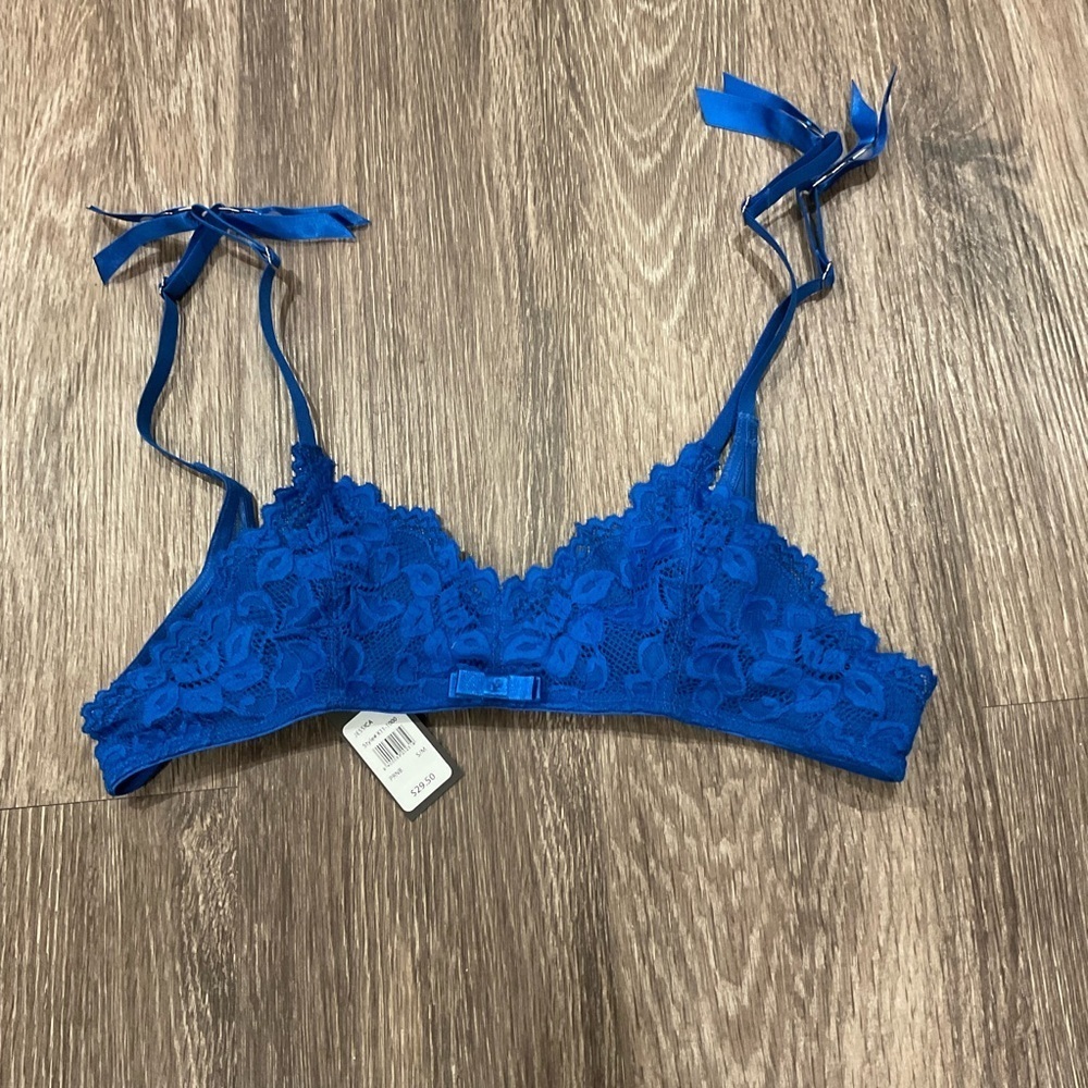 Frederick’s of Hollywood Jessica Lace Bra Blue‎ NWT